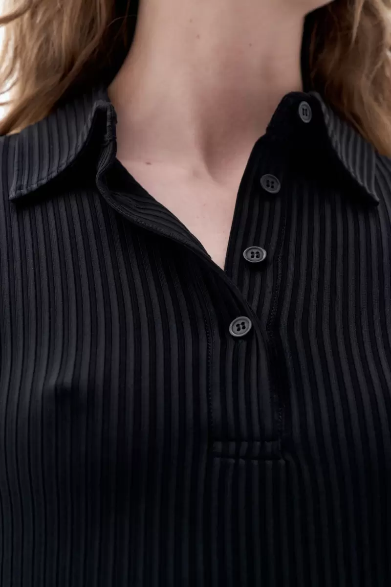 Glänzendes, Geripptes Polohemd Mit Knopfdetail Damen Tops Filippa K Produktion Black - 1
